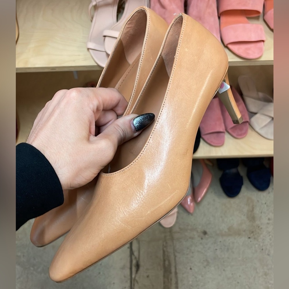 Mansur Gavriel beige leather pumps. New with dust bag.